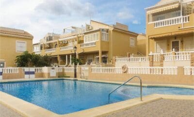Guesthouse with pool
