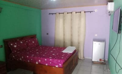 Kings and Queen lodges Eze1 in Isokolo, Limbe – Room 01
