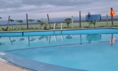Mambo Game View, Nakuru Kenya | Cozy Cabin Bedroom-Binoculars With View (11)