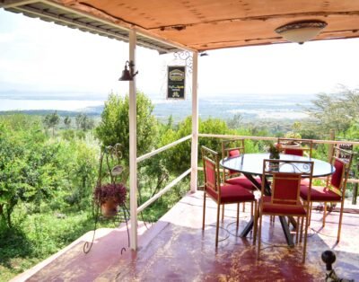 Lemon Valley Farm, Elmenteita Kenya | Yellow Cabin Bed & Breakfast 6pax (28)