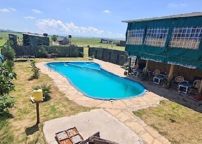 Mambo Game View, Nakuru Kenya | Spacious Cabin Bedroom-Binoculars With View & Shared Bathroom (04)