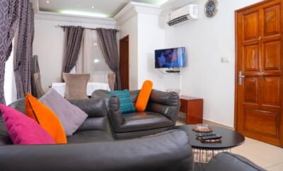 𝐋𝐞𝐬 𝐌𝐞𝐮𝐛𝐥𝐞𝐬 𝐂𝐡𝐢𝐜𝐬, Douala Cameroon | Bonamoussadi Furnished Apartment 002
