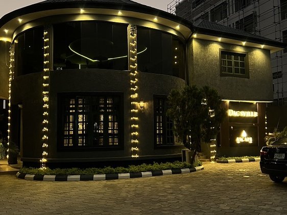 Dagsville Escape Hotel, Port Harcourt Nigeria | Senior Room (3units)