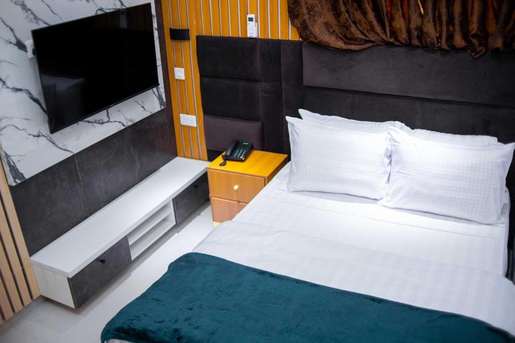 Dozubel Hotel Abuja, Nigeria | Deluxe Plus (2units)