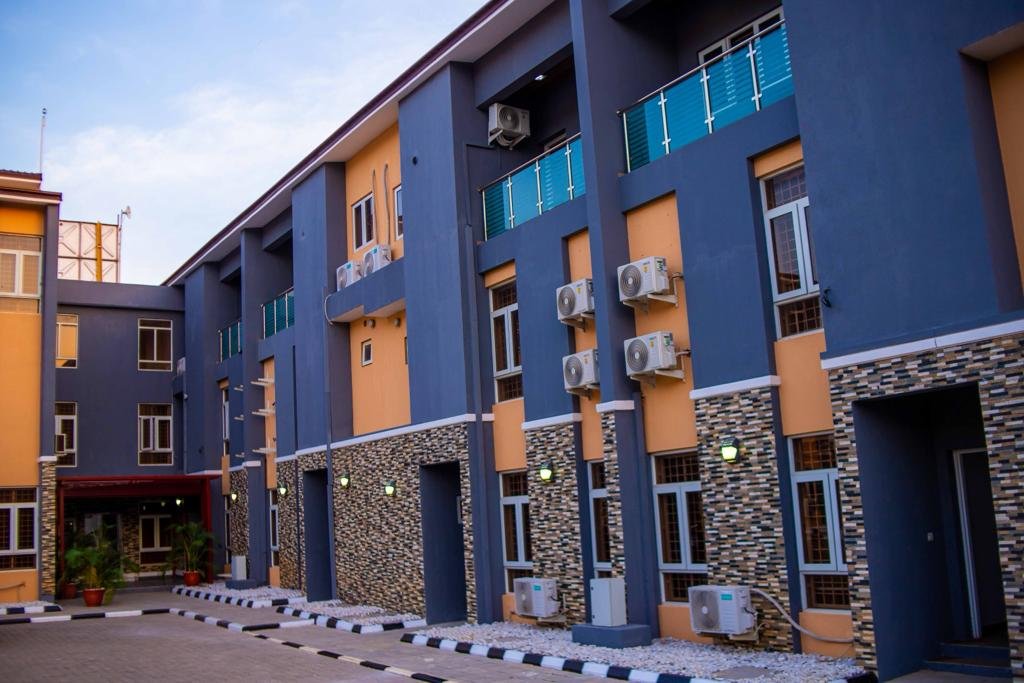 Dozubel Hotel Abuja, Nigeria | Deluxe Plus (2units)
