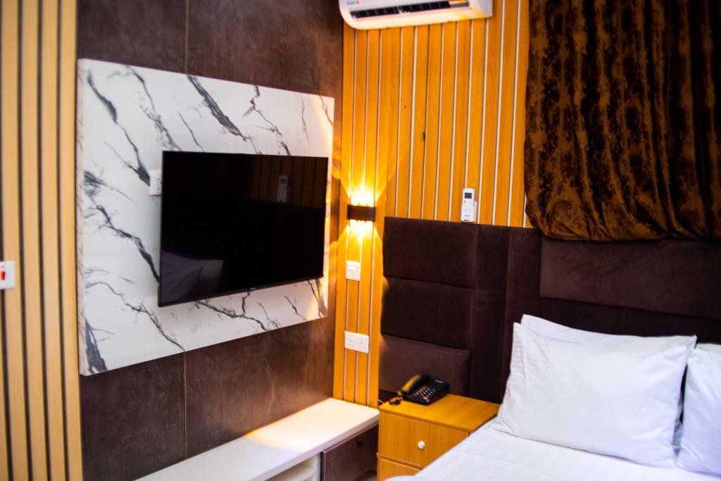 Dozubel Hotel Abuja, Nigeria | Deluxe Plus (2units)