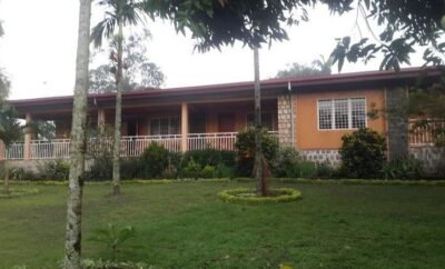 Zwinkels Guest House Bamenda, Cameroon | Twin Room with Bathroom