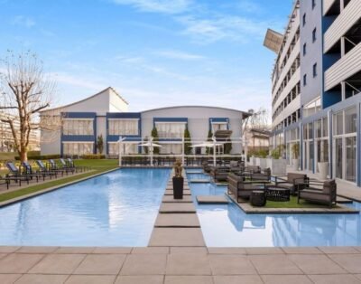 Larger Guest Room, 1 King Bed (30units) | Protea Hotel by Marriott O.R. Tambo Airport